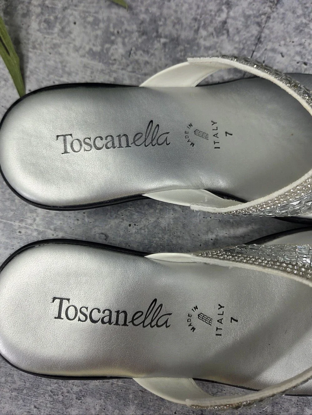 Toscanella Silver Metallic Jeweled Thong Sandals Flip Flops Size 7 - Picture 4 of 8